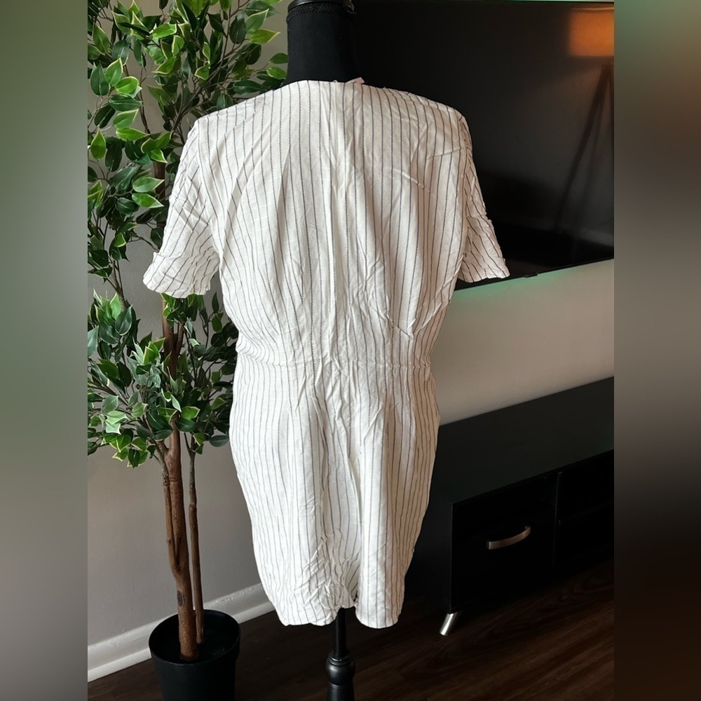 BCBGeneration
Striped Button-Front Romper - Picture 5 of 8